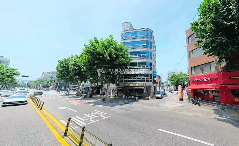 서울 마포구 서교동 서교동 오피스 밀집 대로변 코너 가시성 좋은 수익형 건물 매매 매물번호 13352 사진 1