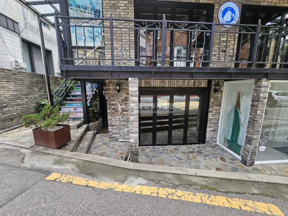 서울 마포구 동교동 무권리.전면노출상가.단독테라스사용 월세 매물번호 12383 사진 8
