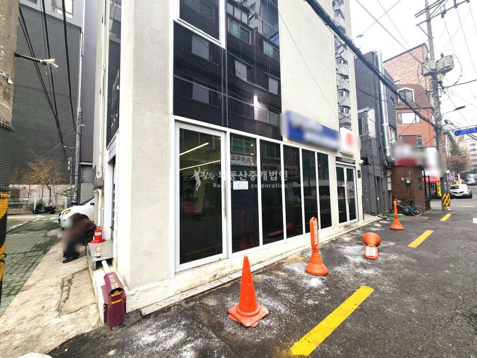 서울 마포구 노고산동 365,24시 무료컨설팅ok l 층고높고 개방감좋은 소형상 월세 매물번호 12562 사진 3