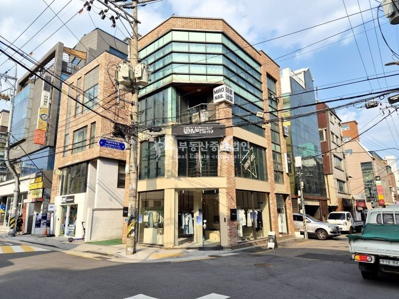 서울 마포구 서교동 젠틀몬스터라인 사거리 코너자리 무권리급 시설비 노출 극강의 상가 2층 월세 매물번호 13404 사진 5