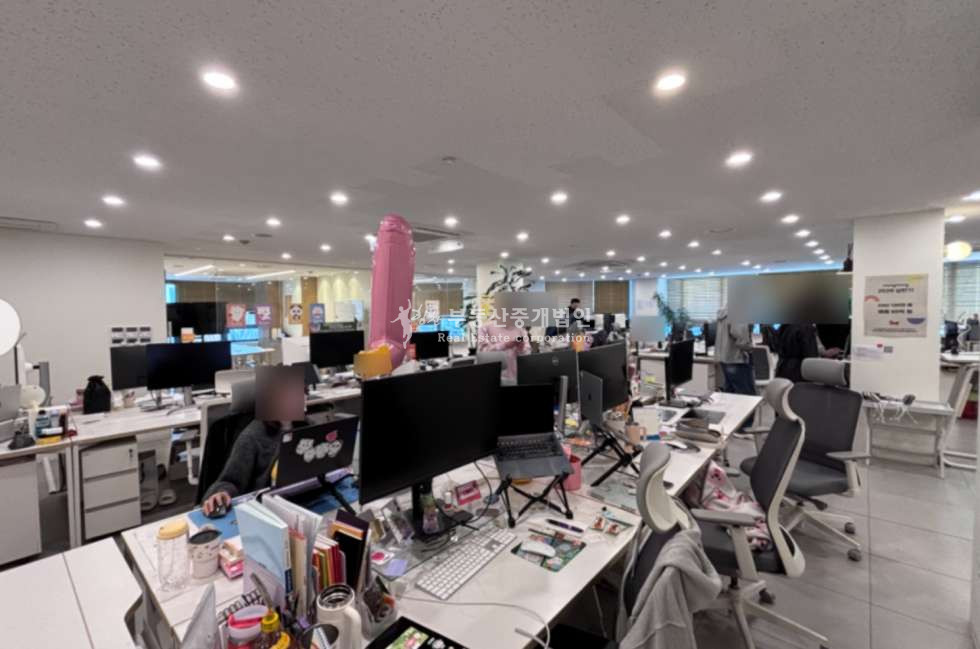 서울 마포구 서교동 실75.고급인테리어.냉난방완벽.대로변코너사무실 월세 매물번호 13105 사진 3