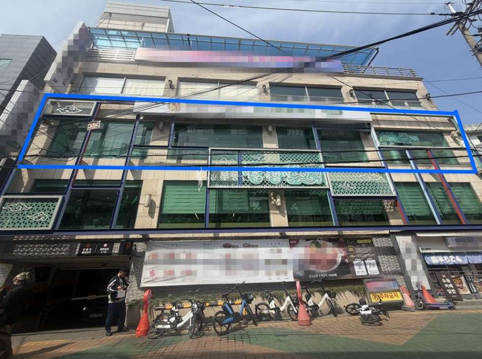 서울 마포구 서교동 대형평수 I 반듯한 구조 I 컨디션, 노출 좋은 상가 2층 월세 매물번호 12772 사진 1