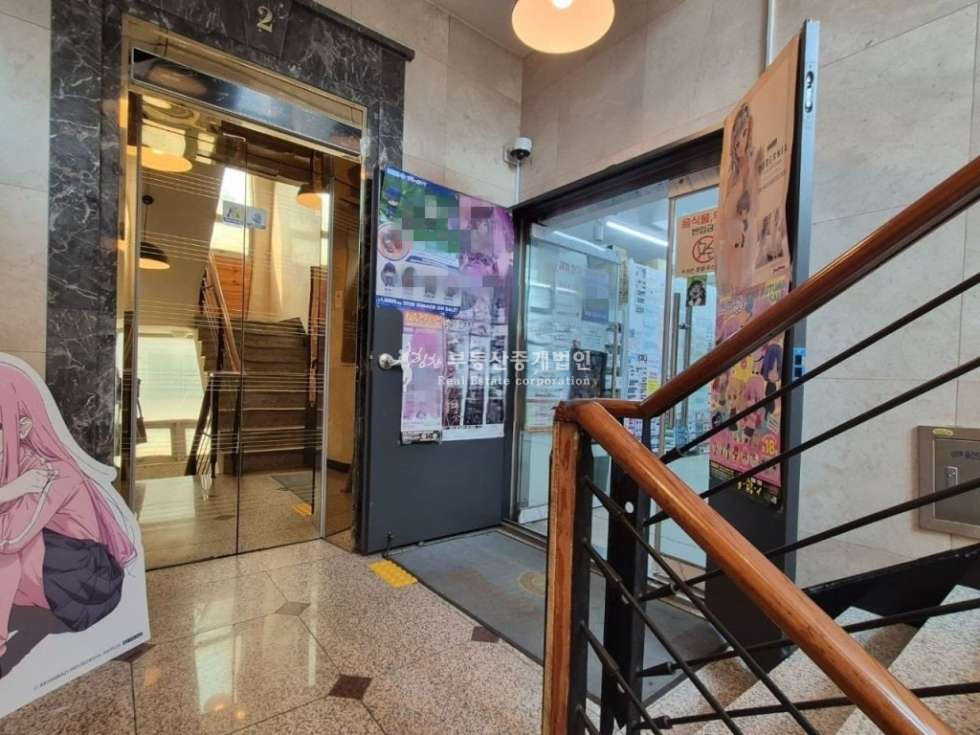 서울 마포구 서교동 대형평수 I 반듯한 구조 I 컨디션, 노출 좋은 상가 2층 월세 매물번호 12772 사진 4