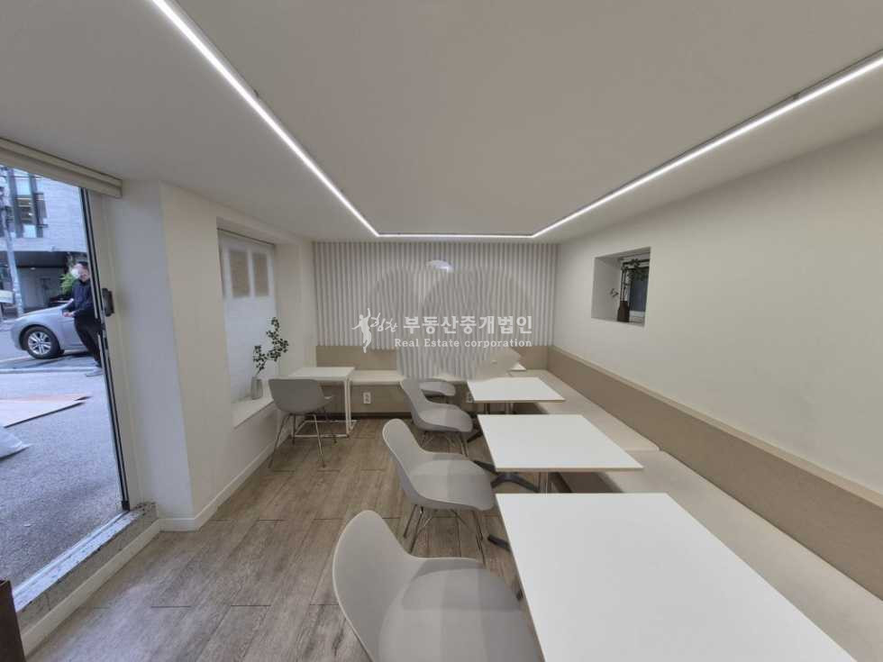 서울 마포구 연남동 무권리.오피스상권.전면통창,전면넓은 월세 매물번호 13438 사진 2