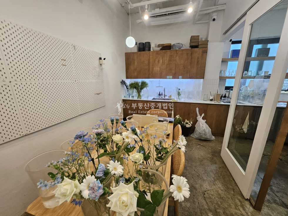 서울 마포구 동교동 무권리.통창.채광우수.오피스라인 월세 매물번호 13444 사진 3