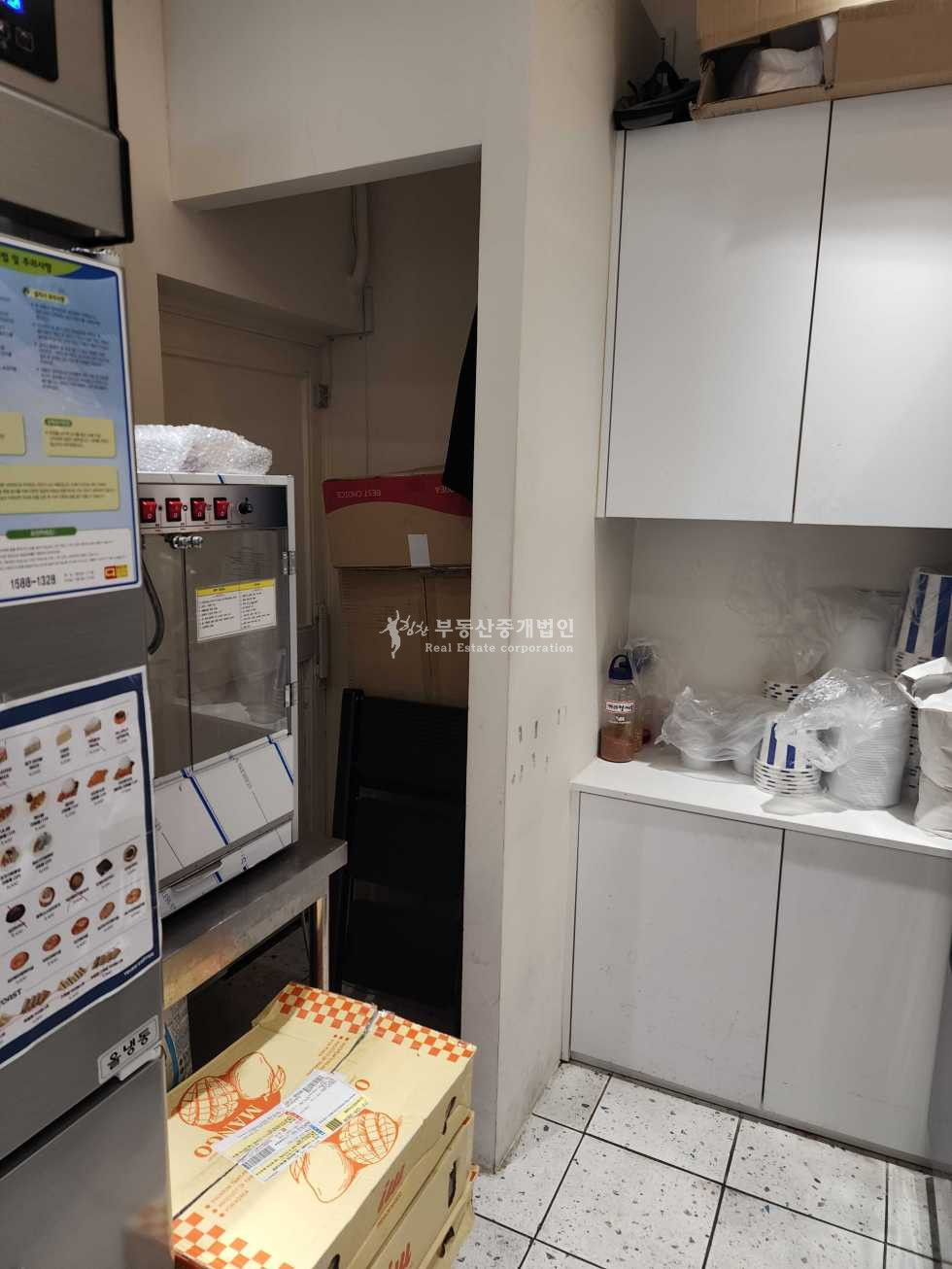 서울 마포구 서교동 홍대 유동인구 많은 위치 좋은 상권 1층 카페 월세 매물번호 13460 사진 4