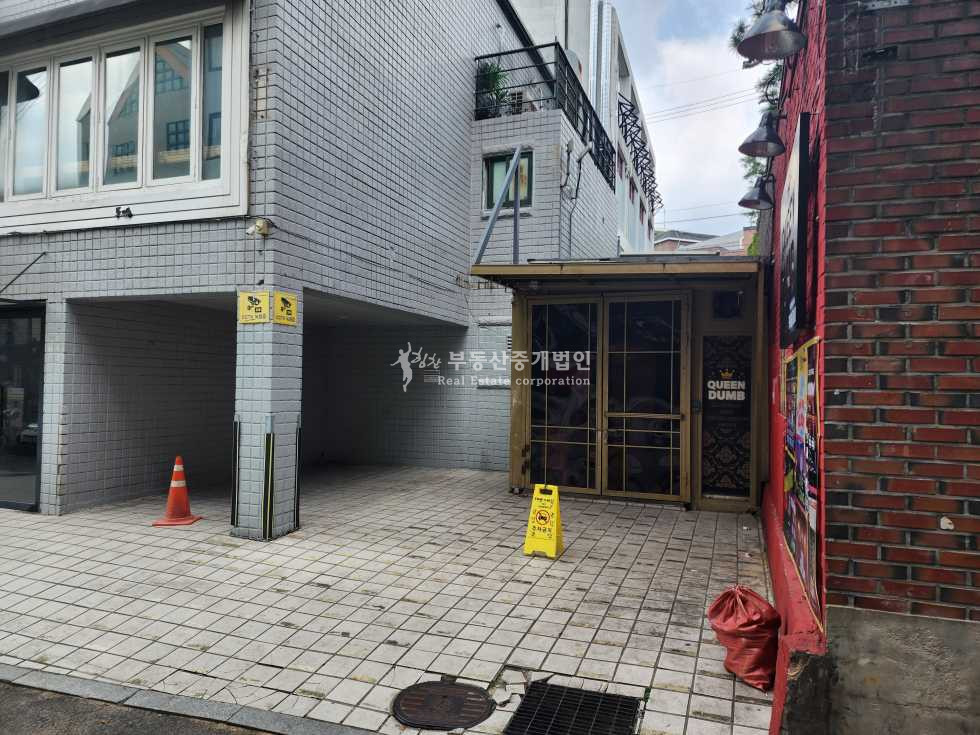 서울 마포구 서교동 홍대 놀이터 인근 1 층 무권리 상가 전면 좋음 월세 매물번호 12976 사진 4