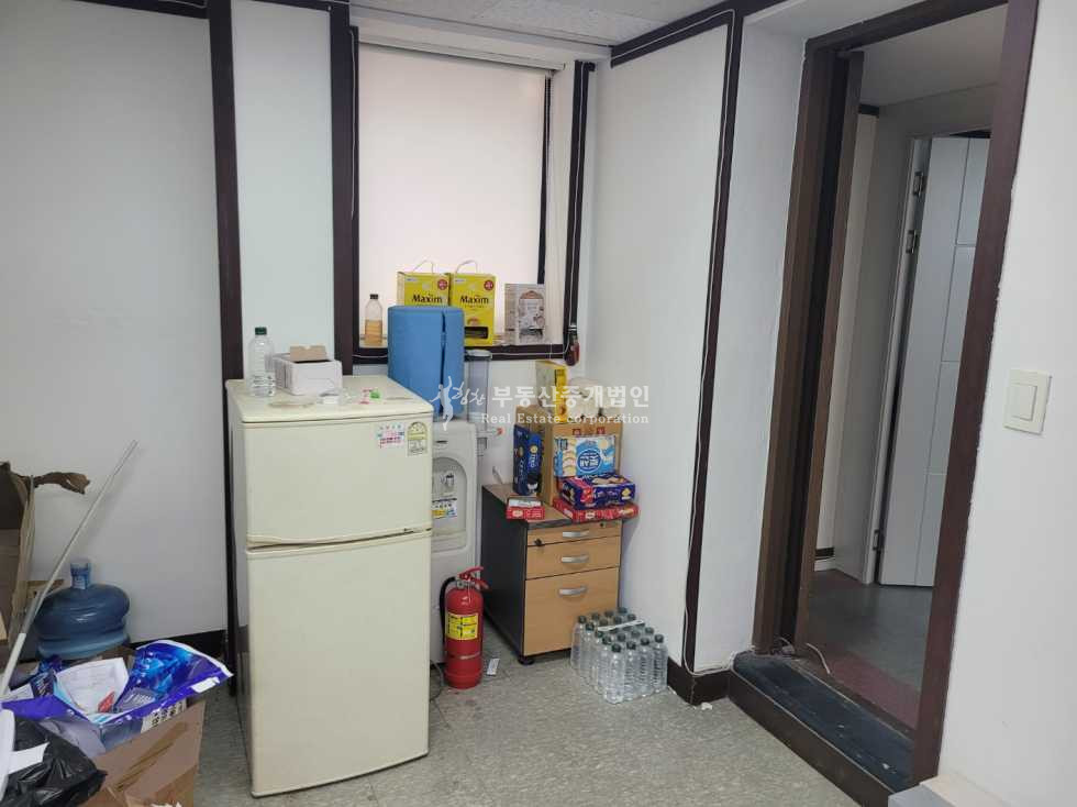 서울 마포구 서교동 홍대입구역 도보 6분거리 가성비 좋은 사무실 월세 매물번호 13503 사진 6