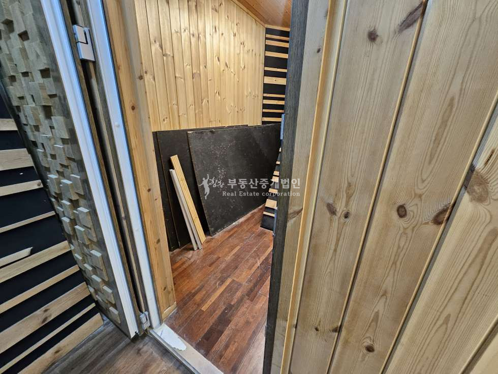 서울 마포구 서교동 실75.무권리.고높은.화이티톤상가.스튜디오.작업실추천 월세 매물번호 13170 사진 11