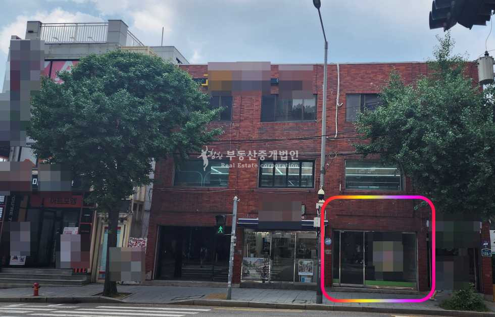 서울 마포구 서교동 홍대 미술학원 대로변 횡단보도 앞 1층 무권리 상가 월세 매물번호 13524 사진 1