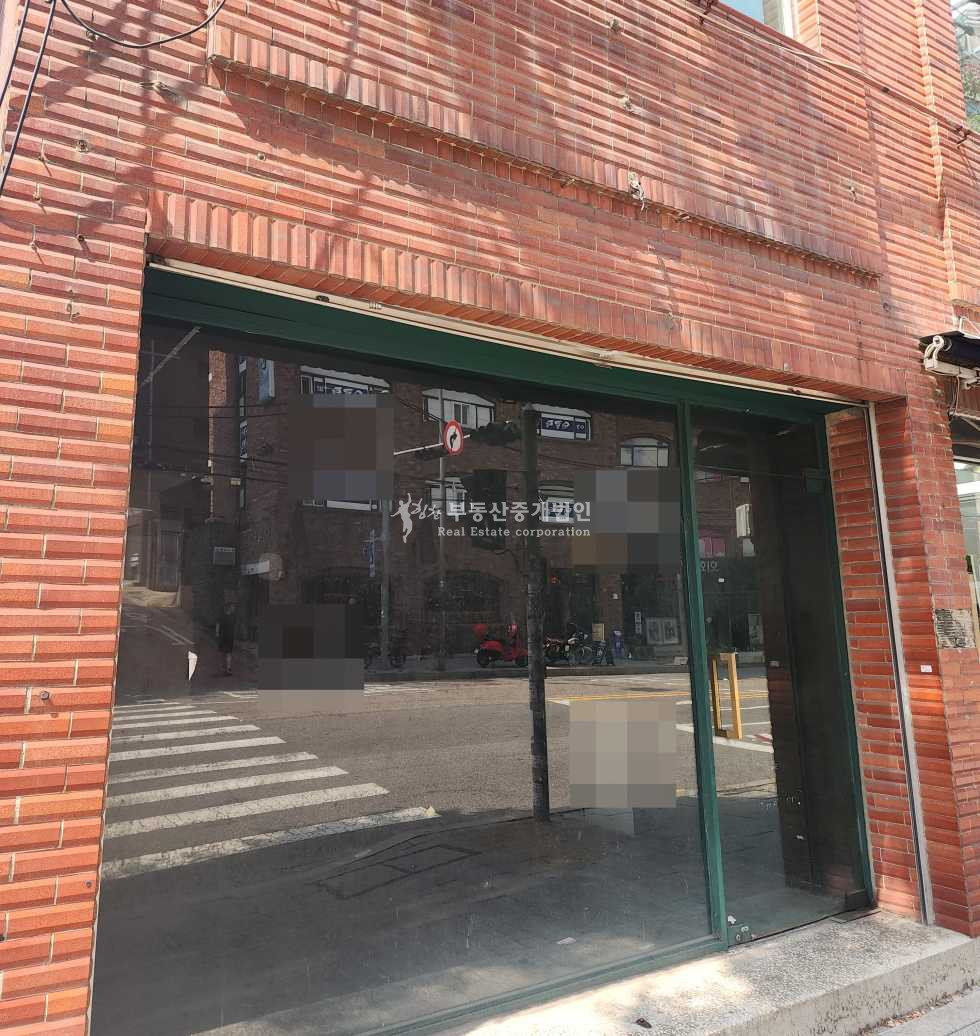 서울 마포구 서교동 홍대 미술학원 대로변 횡단보도 앞 1층 무권리 상가 월세 매물번호 13525 사진 4