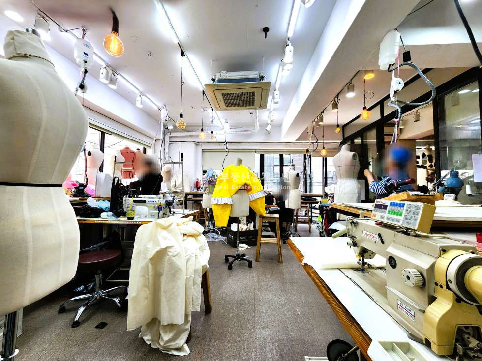 서울 마포구 서교동 홍대역 역세권 3분 희소한 1층 2층 연층 사용상가 월세 매물번호 12955 사진 2