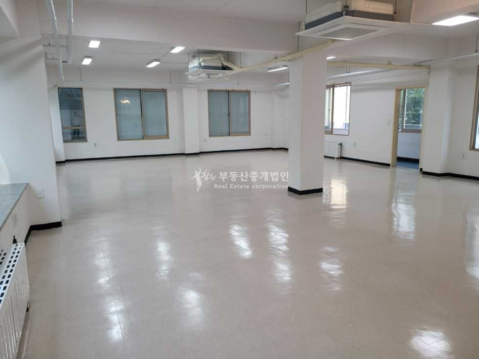 서울 마포구 서교동 채광 좋고 탁트인 뷰의 사무실 월세 매물번호 13504 사진 2
