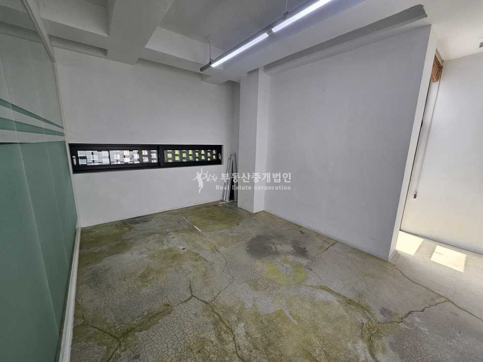 서울 마포구 서교동 실26.깔끔외관과인테리어.넓은테라스사용.합정역세 월세 매물번호 13566 사진 3