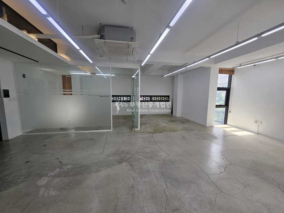 서울 마포구 서교동 실26.깔끔외관과인테리어.넓은테라스사용.합정역세 월세 매물번호 13566 사진 5