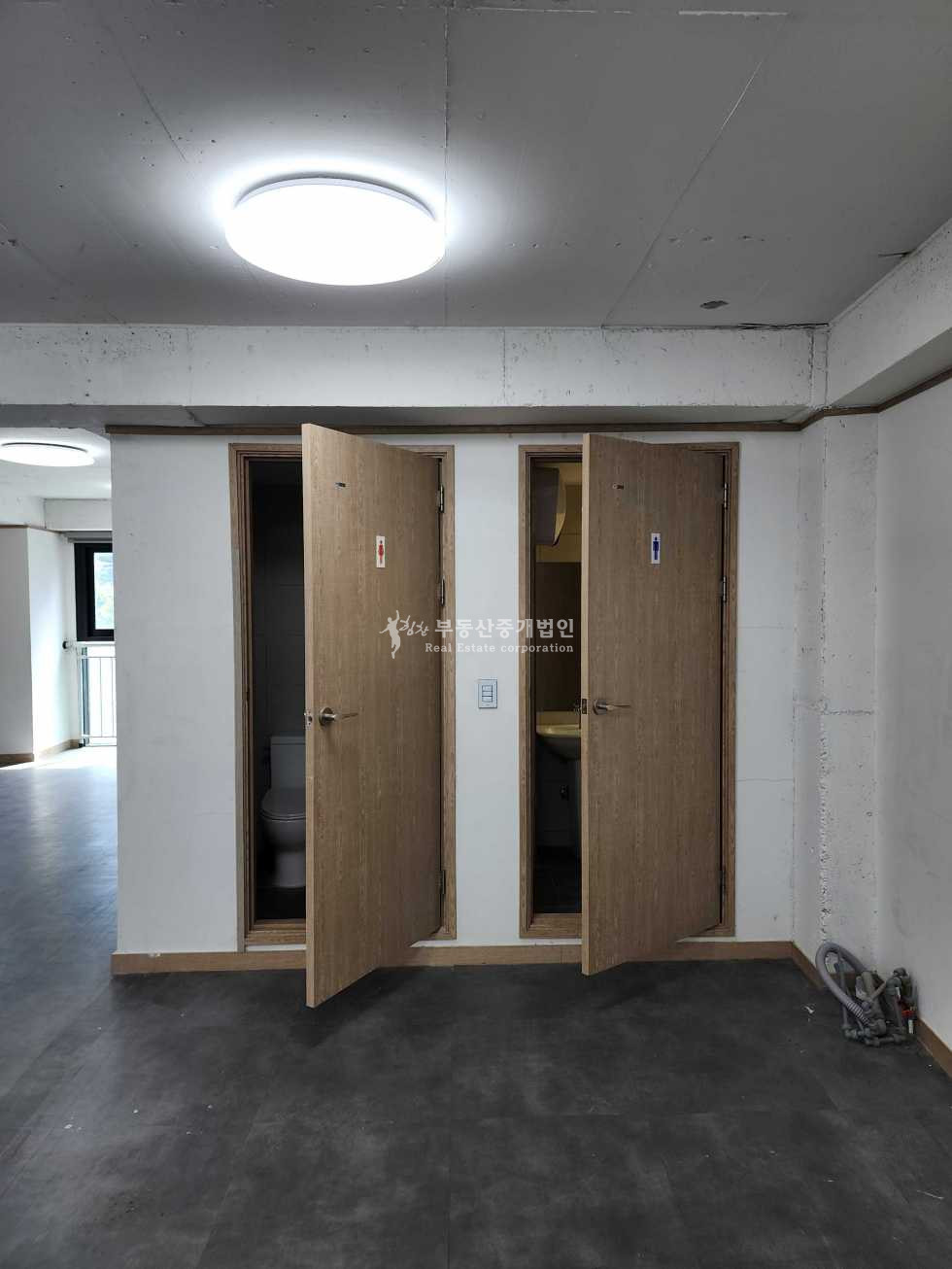 서울 마포구 연남동 홍대 연남동 깔끔한 2층 상가/사무실 월세 매물번호 13580 사진 2