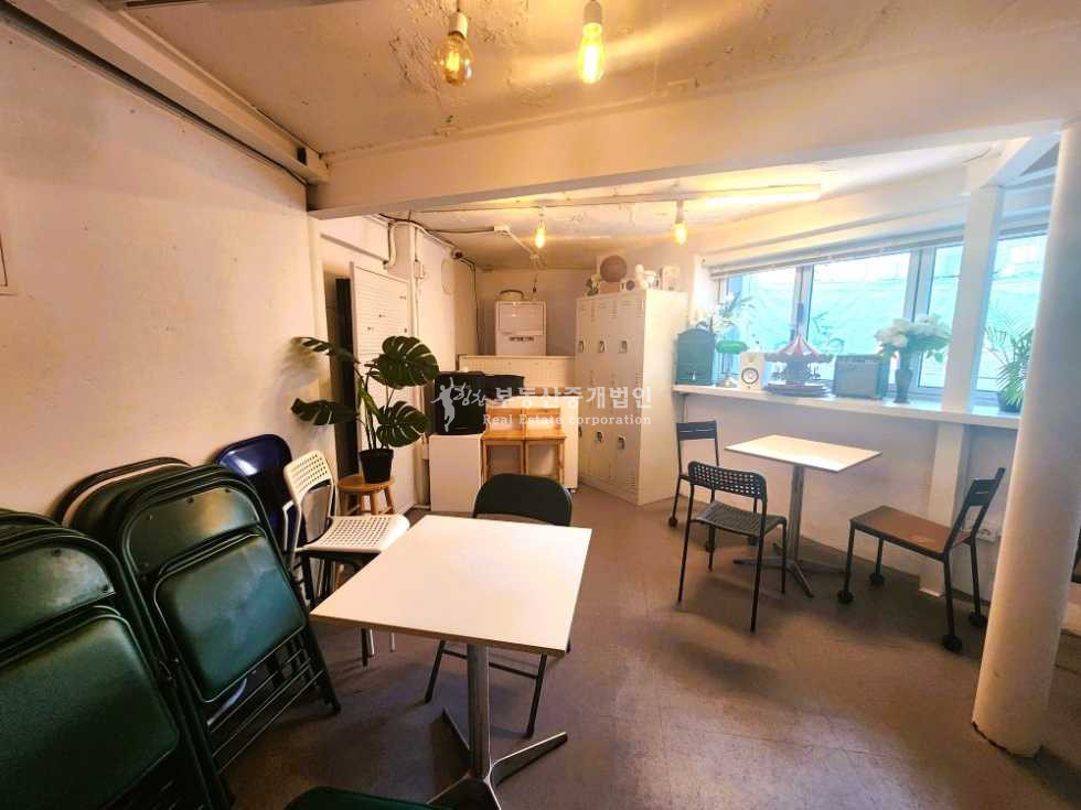 서울 마포구 서교동 통임대 l 전대 가능 l 초저렴한 권리상가 l 옥탑까지 월세 매물번호 13556 사진 3