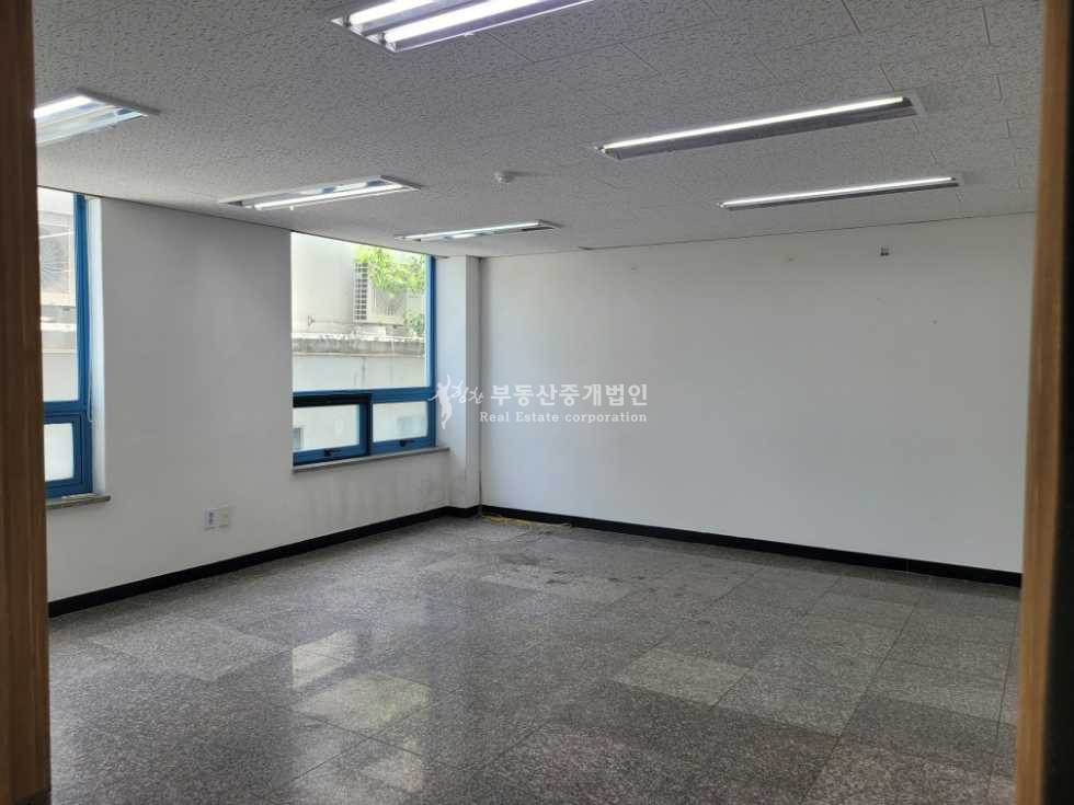 서울 마포구 서교동 망원역 근거리 가성비 좋은 중형 사이즈 사무실 월세 매물번호 13571 사진 8