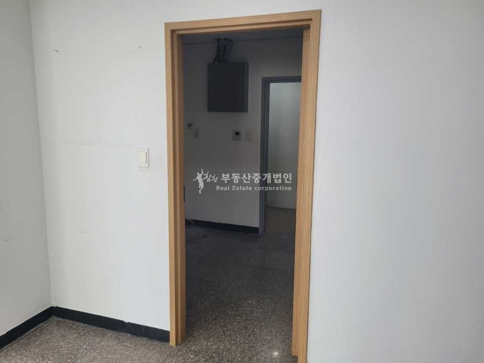 서울 마포구 서교동 망원역 근거리 가성비 좋은 중형 사이즈 사무실 월세 매물번호 13571 사진 9