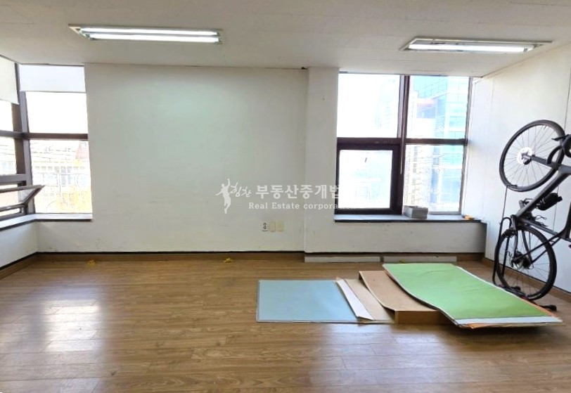 서울 마포구 서교동 365,24시 무료컨설팅ok l 홍대도로변 가성비사무실 월세 매물번호 12429 사진 2