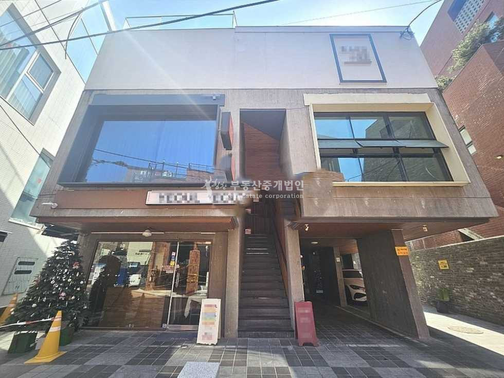 서울 마포구 연남동 무권리.깔끔외관.유동인구많은.통창 월세 매물번호 13457 사진 1