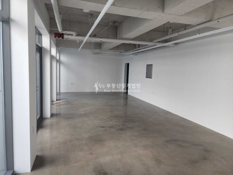 서울 마포구 동교동 A동 홍대입구역 도보 2분 거리 내,외부 컨디션 좋은 건물 2층 월세 매물번호 13645 사진 10