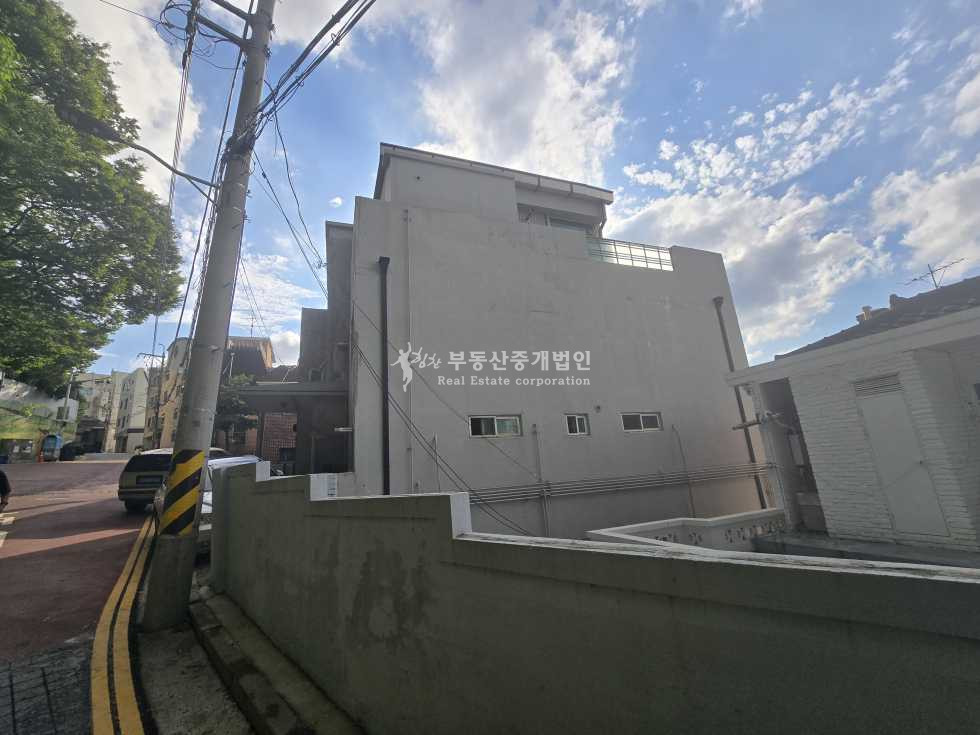 서울 마포구 창전동 홍대 전경이 훤히 보이는 통으로 게스트하우스 리모델링 가능한 최고의 가성비 건물 매매 매물번호 13403 사진 9