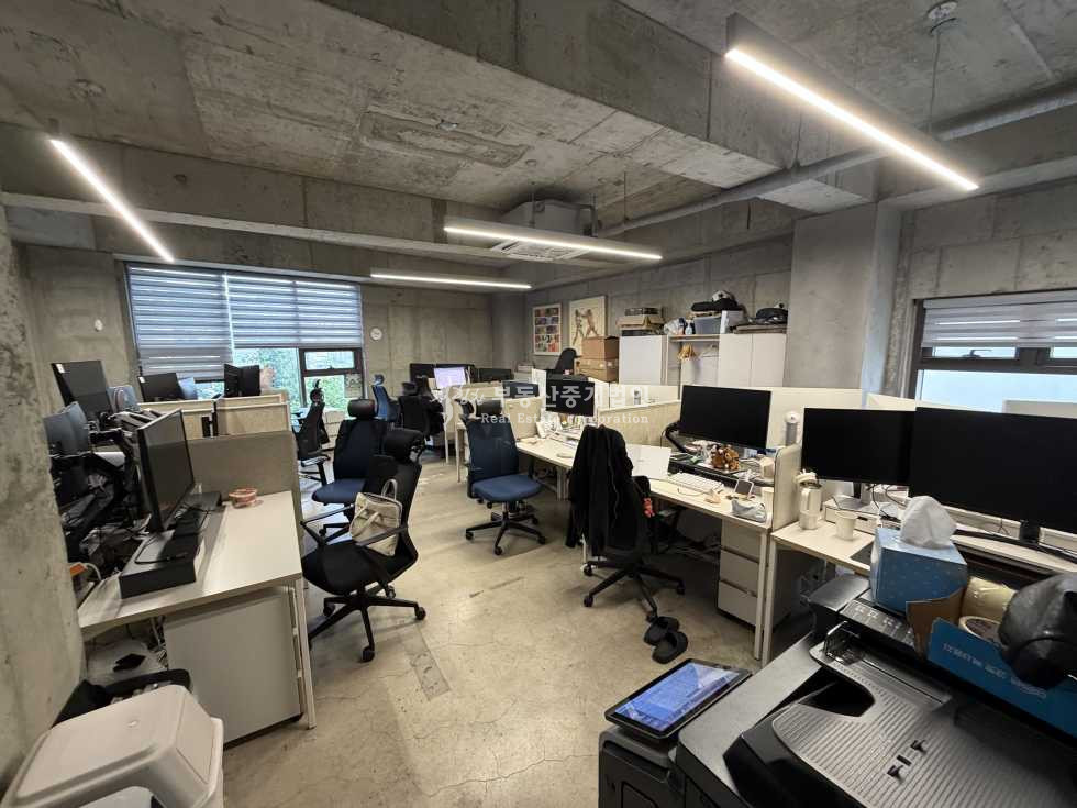 서울 마포구 연남동 연남 대로변 1,2층 무권리 상가, 합정상수역 더블 역세권, 시스템 냉난 월세 매물번호 13639 사진 3