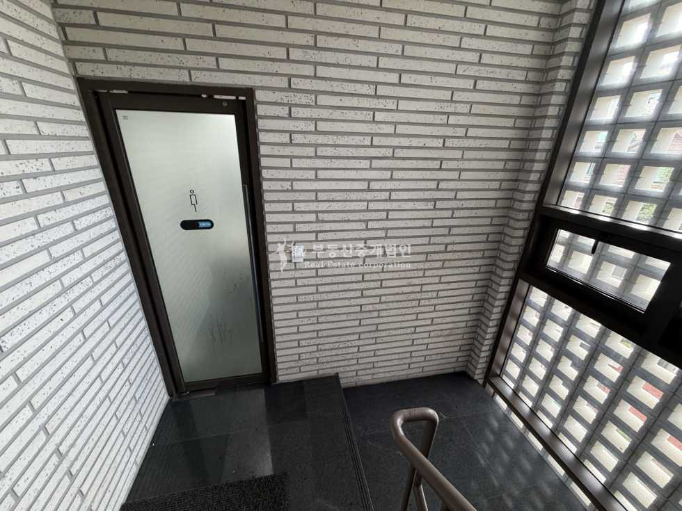 서울 마포구 연남동 연남 대로변 1,2층 무권리 상가, 합정상수역 더블 역세권, 시스템 냉난 월세 매물번호 13639 사진 4