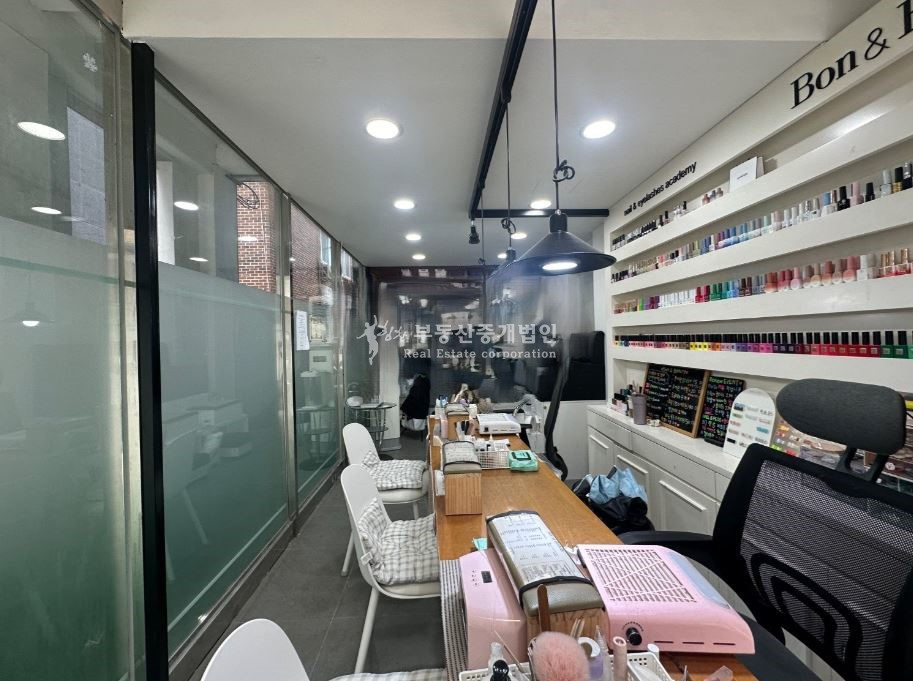 서울 마포구 동교동 홍대 입구역 위치좋은 도보 1분이내 거리, 유동인구 많은 곳 월세 매물번호 13486 사진 2