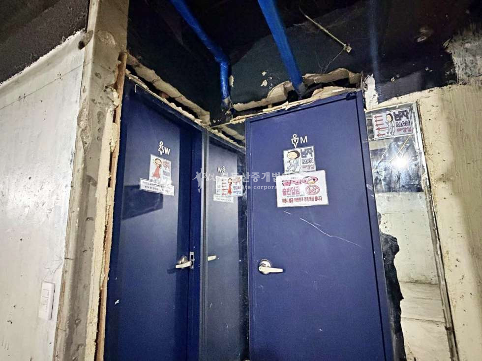 서울 마포구 서교동 무권리 홍대 놀이터 바로 앞 네모반듯한구조 넓은평수 상가 지층 월세 매물번호 12946 사진 7