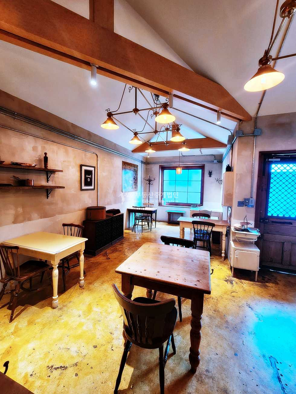 서울 마포구 연남동 끝남동 카페골목 단독주택형 1층 상가 클래식한 엔틱 분위기 월세 매물번호 13676 사진 2
