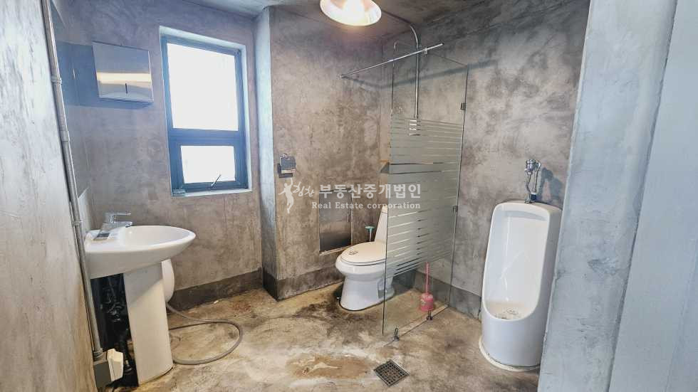 서울 마포구 서교동 합정역5분 노출천장 테라스 무권리사무실 월세 매물번호 13693 사진 5