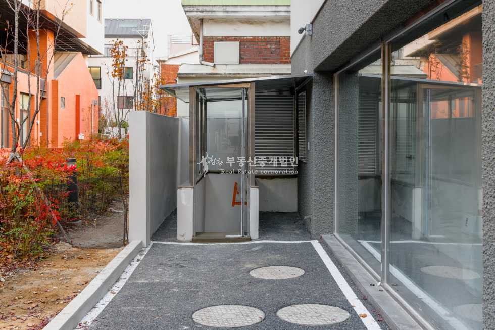 서울 마포구 서교동 홍대 사옥 및 수익성 건물, 올리모델링 ,엘베유,자주식주차가능 매매 매물번호 13335 사진 4