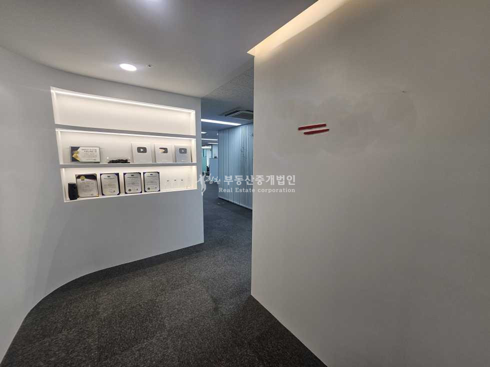 서울 마포구 서교동 실108.인테리어완비.주차2대무료.합정초역세권 월세 매물번호 13523 사진 1