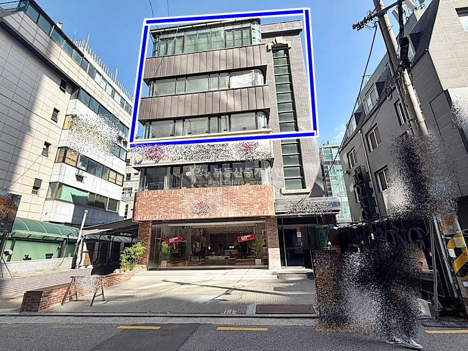 서울 마포구 서교동 I힘찬I 무권리I홍대역5분I엘베有I상시유동 多I상가 사무실 3,4,5층 통임대 월세 매물번호 13492 사진 1