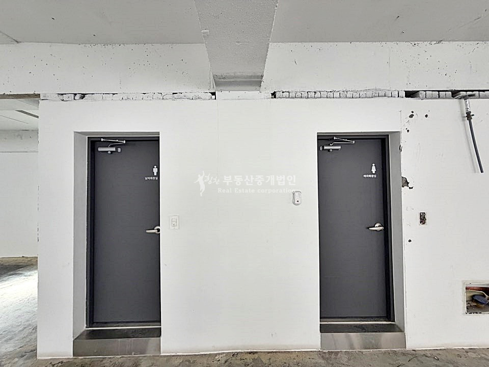 서울 마포구 서교동 I힘찬I 무권리I홍대역5분I엘베有I상시유동 多I상가 사무실 3,4,5층 통임대 월세 매물번호 13492 사진 7