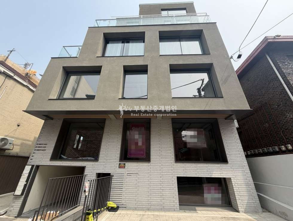 서울 마포구 동교동 I힘찬I 무권리 I 홍대입구역 도보3분 I 미로길 초입 대수선 후 첫 입주 상가 반지층 월세 매물번호 12797 사진 8