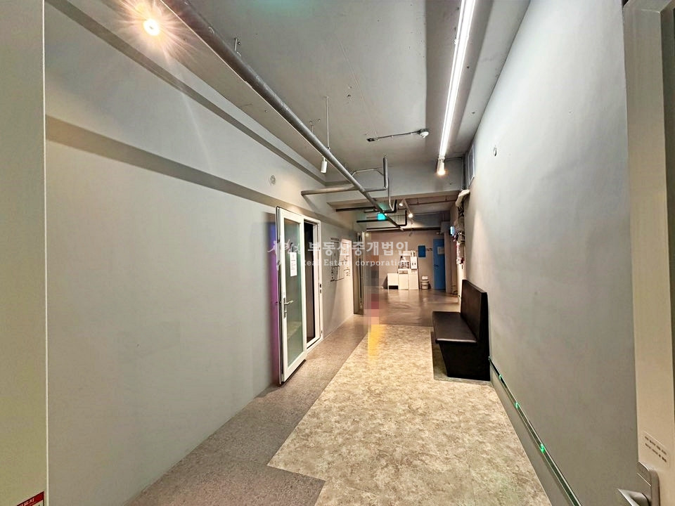 서울 마포구 서교동 I힘찬I 홍대 합정 더블역세권 접근성 내외부컨디션 좋은 대로변 상가 지층 월세 매물번호 13366 사진 2