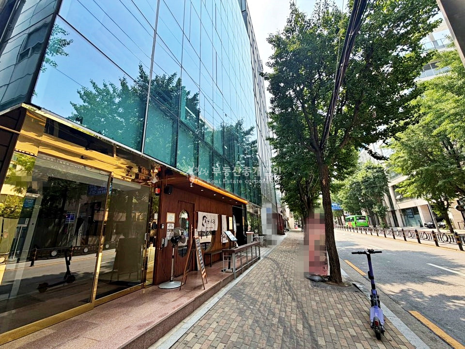 서울 마포구 서교동 I힘찬I 홍대 합정 더블역세권 접근성 내외부컨디션 좋은 대로변 상가 지층 월세 매물번호 13366 사진 8