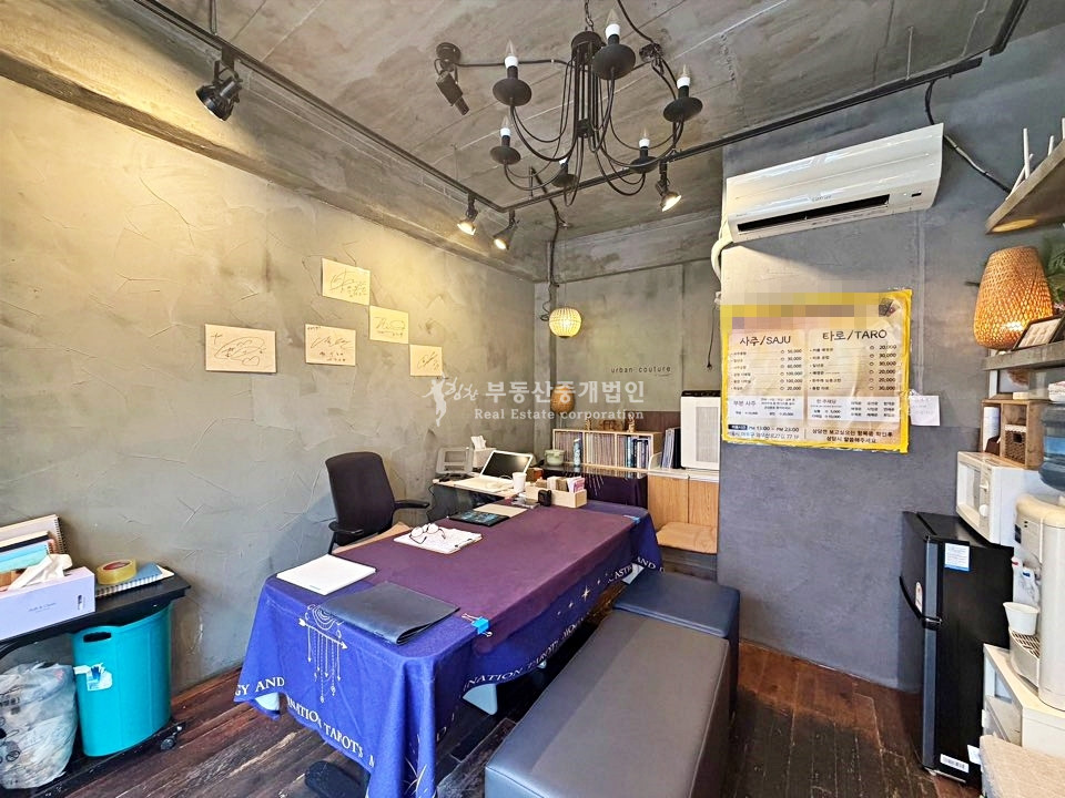 서울 마포구 서교동 I힘찬I 레드로드에서 패션거리로 진입하는 초입 위치 접근 및 노출 좋은 상가 1층 월세 매물번호 13351 사진 1