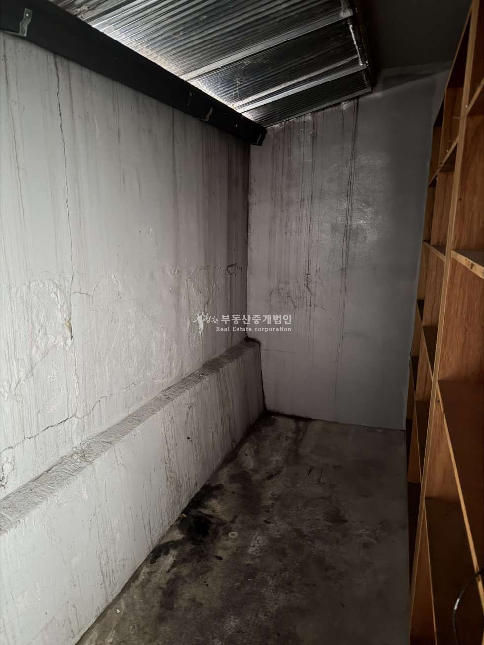 서울 마포구 서교동 I힘찬I 홍대입구역 도보5분 무권리 업종제한 없는 가성비 상가 1층 월세 매물번호 12702 사진 6