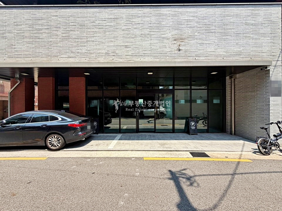 서울 마포구 연남동 I힘찬I 무권리 4m이상의 층고 넓은평수 홍대입구역 6분거리 신축급 상가 1층 월세 매물번호 13272 사진 8