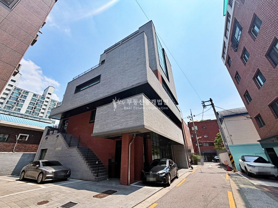 서울 마포구 연남동 I힘찬I 무권리 4m이상의 층고 넓은평수 홍대입구역 6분거리 신축급 상가 1층 월세 매물번호 13272 사진 9