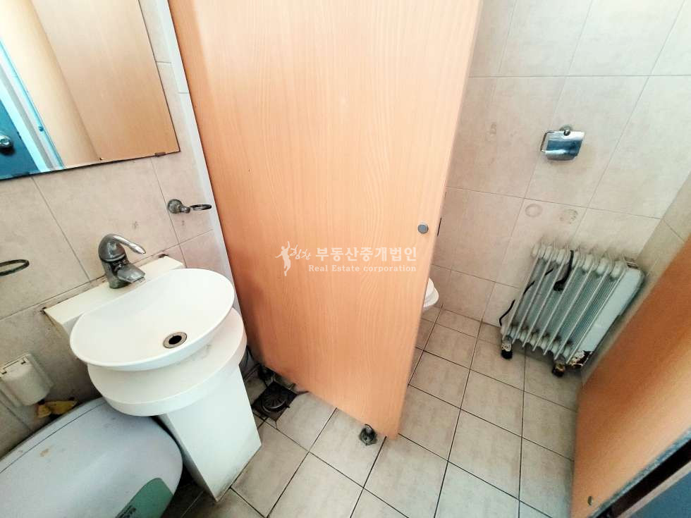 서울 마포구 서교동 합정역 도보 3분거리, 주차가능하고 엘레베이터 있는 채광 좋은 사무실 월세 매물번호 12174 사진 8