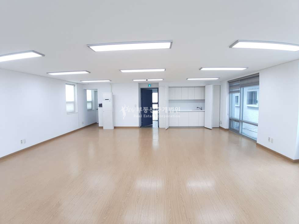 서울 마포구 동교동 교동근린생활시설동 홍대입구역 도보 2분, 주차 가능하고 바닥난방 되는 깔끔한 사무실 월세 매물번호 12193 사진 3