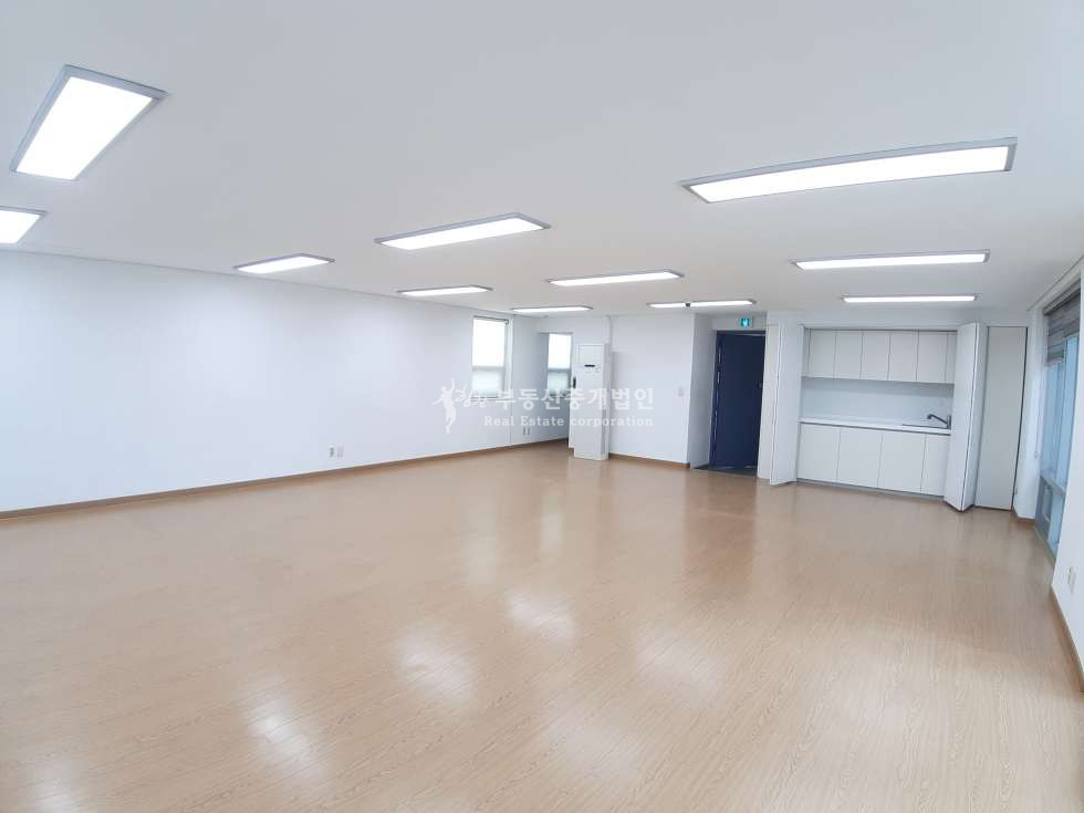 서울 마포구 동교동 교동근린생활시설동 홍대입구역 도보 2분, 주차 가능하고 바닥난방 되는 깔끔한 사무실 월세 매물번호 12193 사진 4