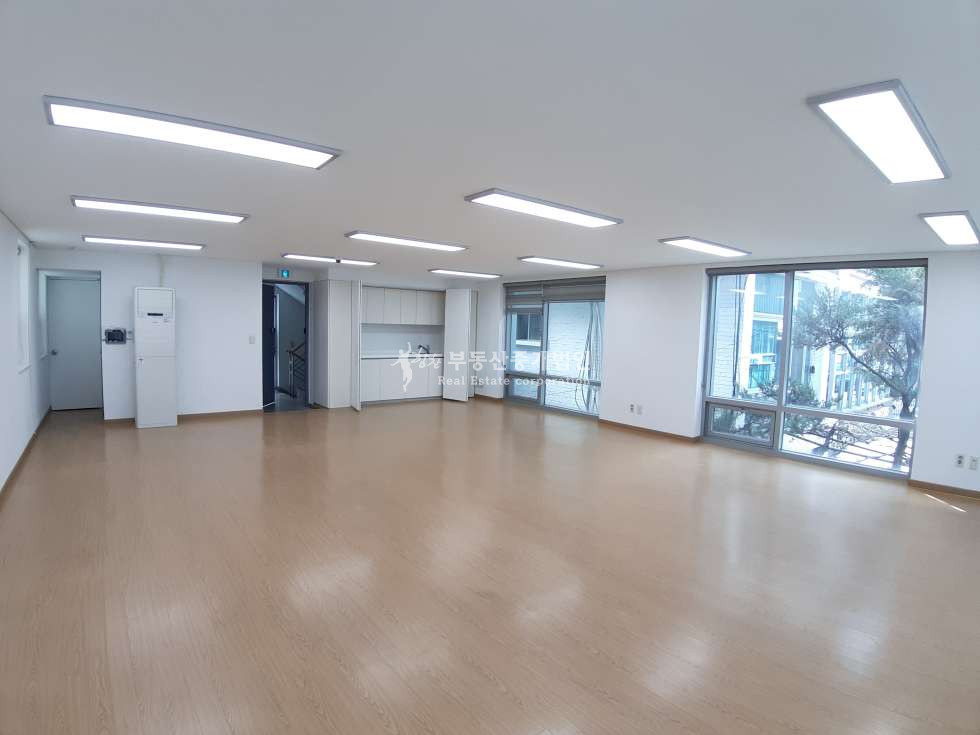 서울 마포구 동교동 교동근린생활시설동 홍대입구역 도보 2분, 주차 가능하고 바닥난방 되는 깔끔한 사무실 월세 매물번호 12193 사진 5