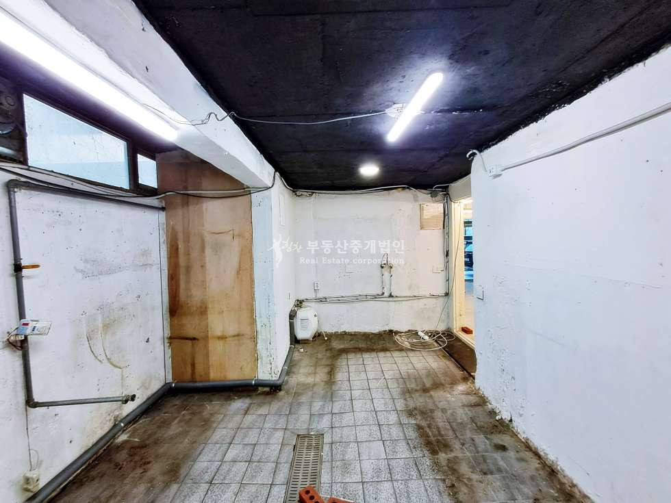 서울 마포구 동교동 대로변 + 고즈넉한 분위기 스튜디오, 갤러리, 바 추천드립니다. 월세 매물번호 12279 사진 4