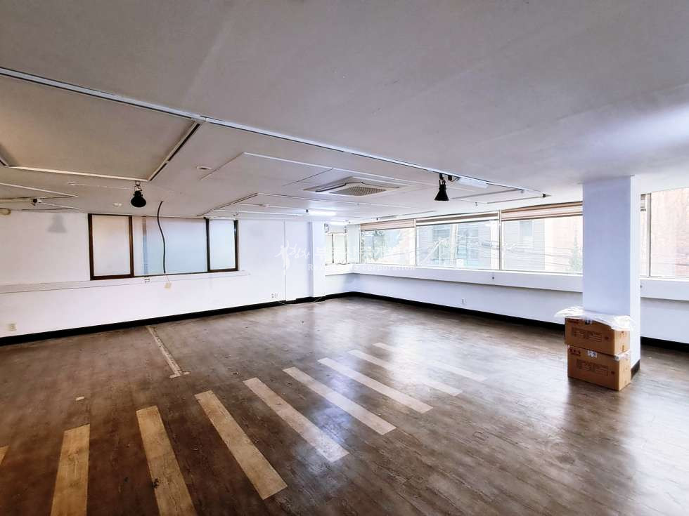 서울 마포구 동교동 홍대입구역 3번출구 도보 1분 주차 가능한 사무실 추천, 필라테스 요가 추천 월세 매물번호 12384 사진 3